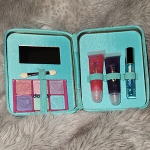 Claire's Aqua Cosmetic Kit